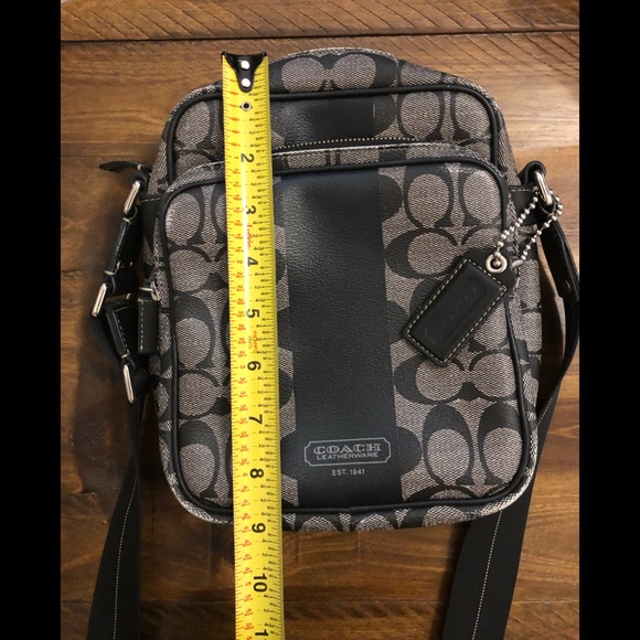 Gently Used Beautiful Coach Crossbody Bag - Picture 6 of 8